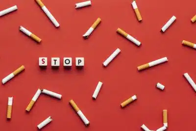 Des cigarettes avec un stop