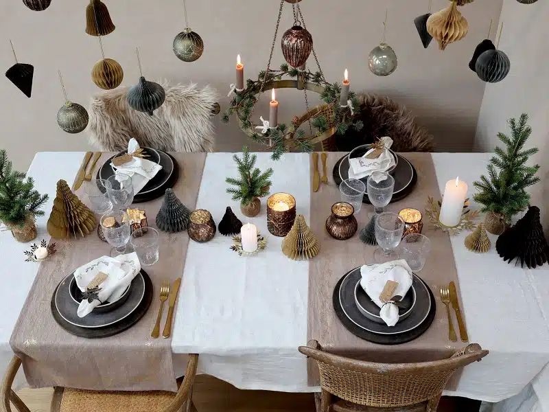 3 idées de décoration de table pour un Noël chic