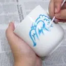 Comment faire tenir de la peinture acrylique sur une tasse