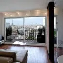 Un appartement à Paris avec vue sur la tour eiffel