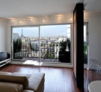 Un appartement à Paris avec vue sur la tour eiffel