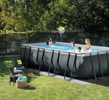 Habiller votre piscine tubulaire rectangulaire avec style