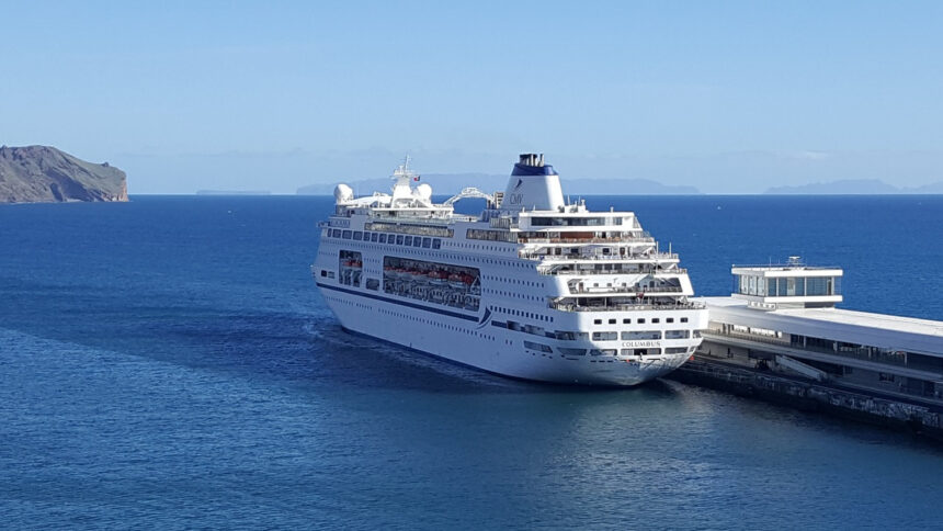 Comment améliorer la vitesse et la stabilité de la connexion internet en croisière ?