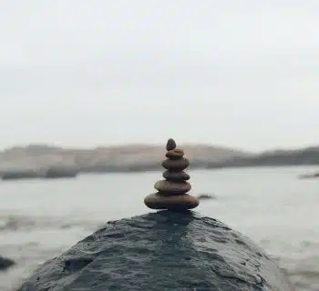 rock balancing