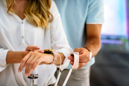 montre connectée avec bracelet interchangeable